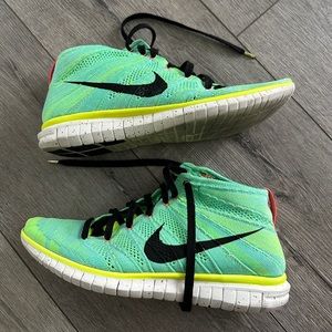 Nike lunar flyknit Chukka fly blue glow volt